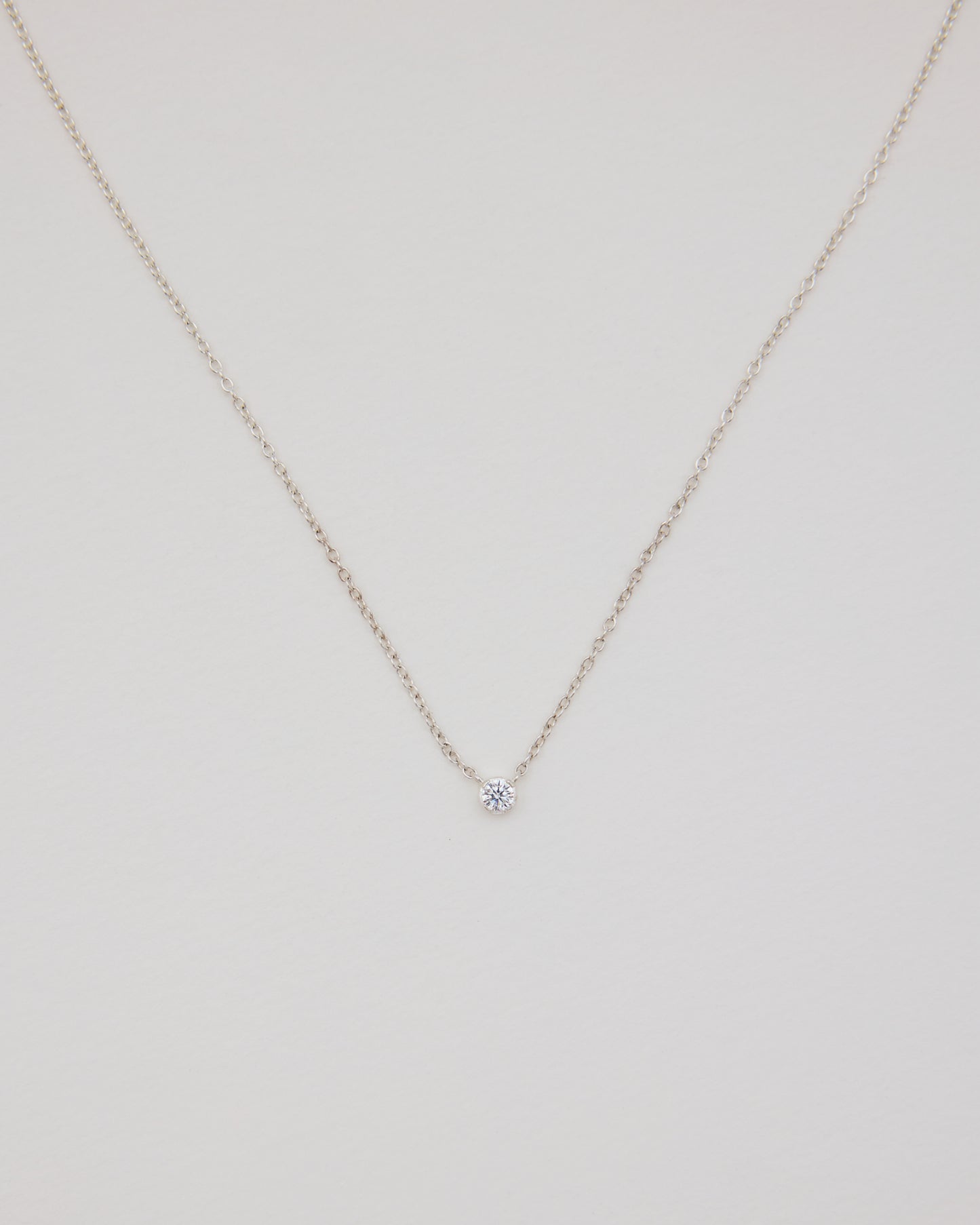 Oda Floating Necklace